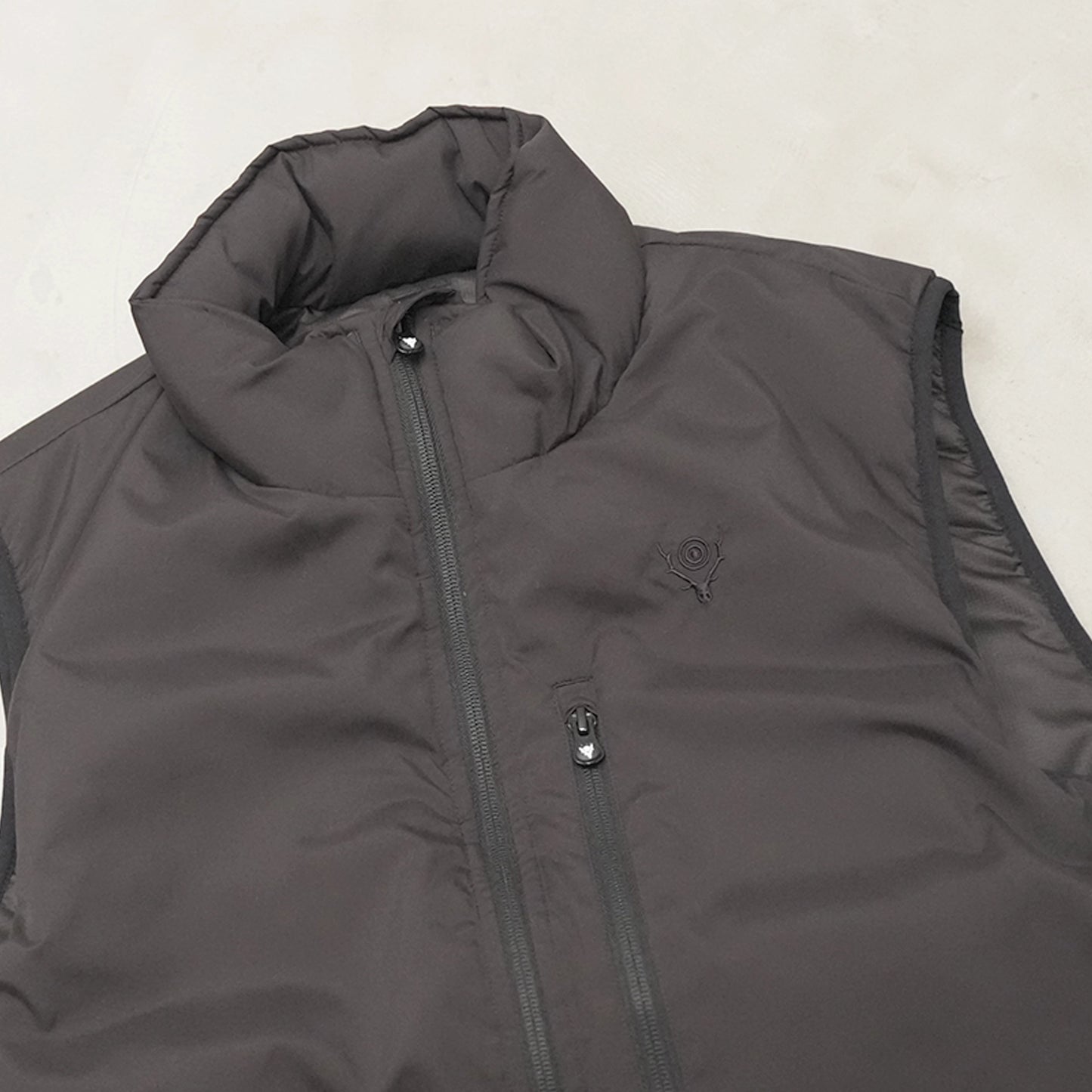 【South2 West8】サウスツーウエストエイト men's Insulator Vest-Poly Peach Skin "Black"