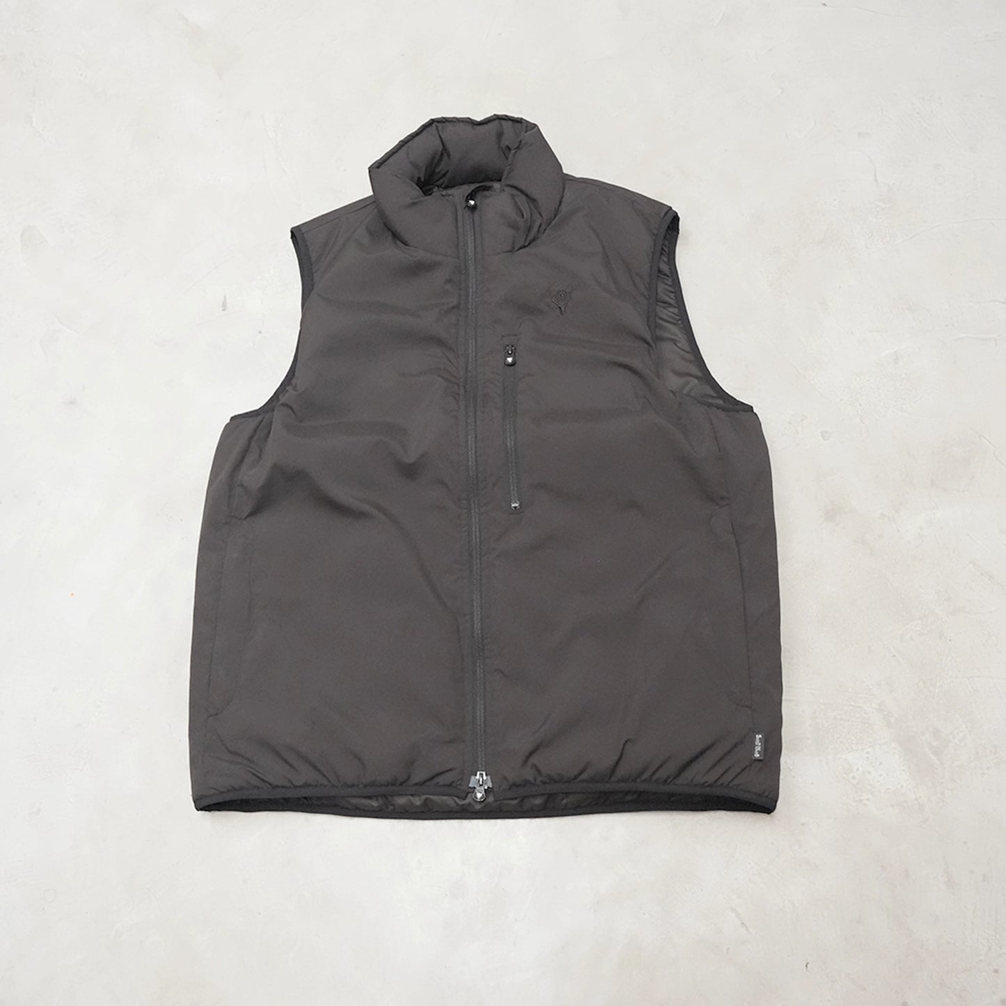 【South2 West8】サウスツーウエストエイト men's Insulator Vest-Poly Peach Skin "Black"