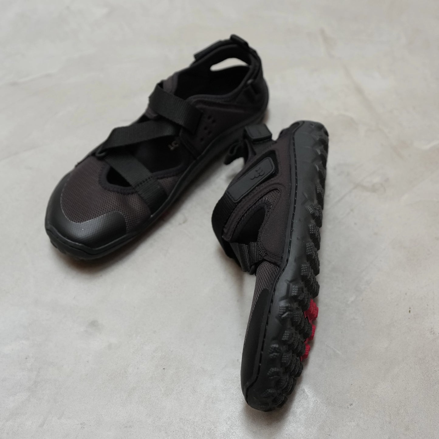 【VIVOBAREFOOT】ヴィヴォ ベアフット women's Tracker Sandal "Obsidian"