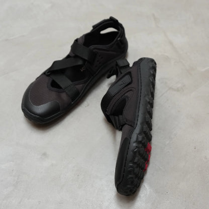 【VIVOBAREFOOT】ヴィヴォ ベアフット women's Tracker Sandal "Obsidian"