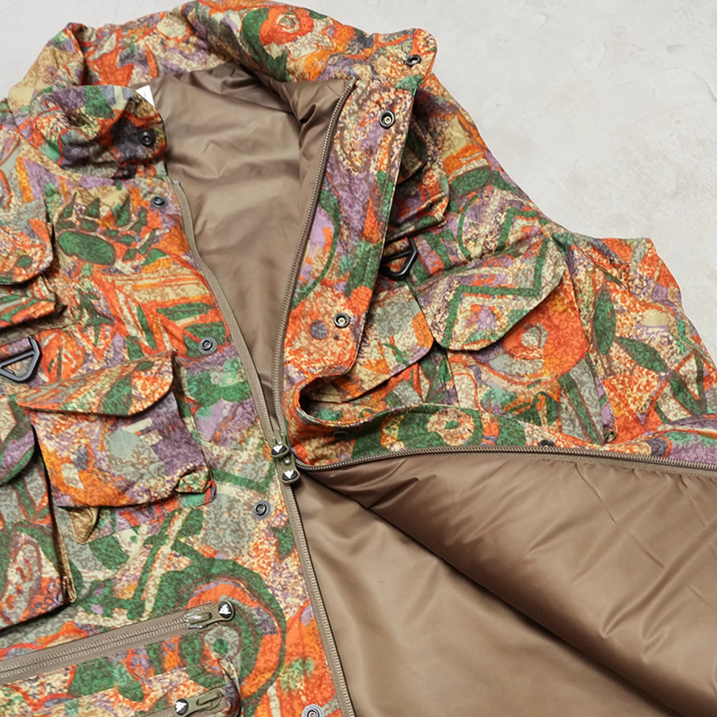 【South2 West8】サウスツーウエストエイト men's Multi-Pocket	Zipped Padding Vest-Cotton Ripstop/Printed "EZO	Forest"