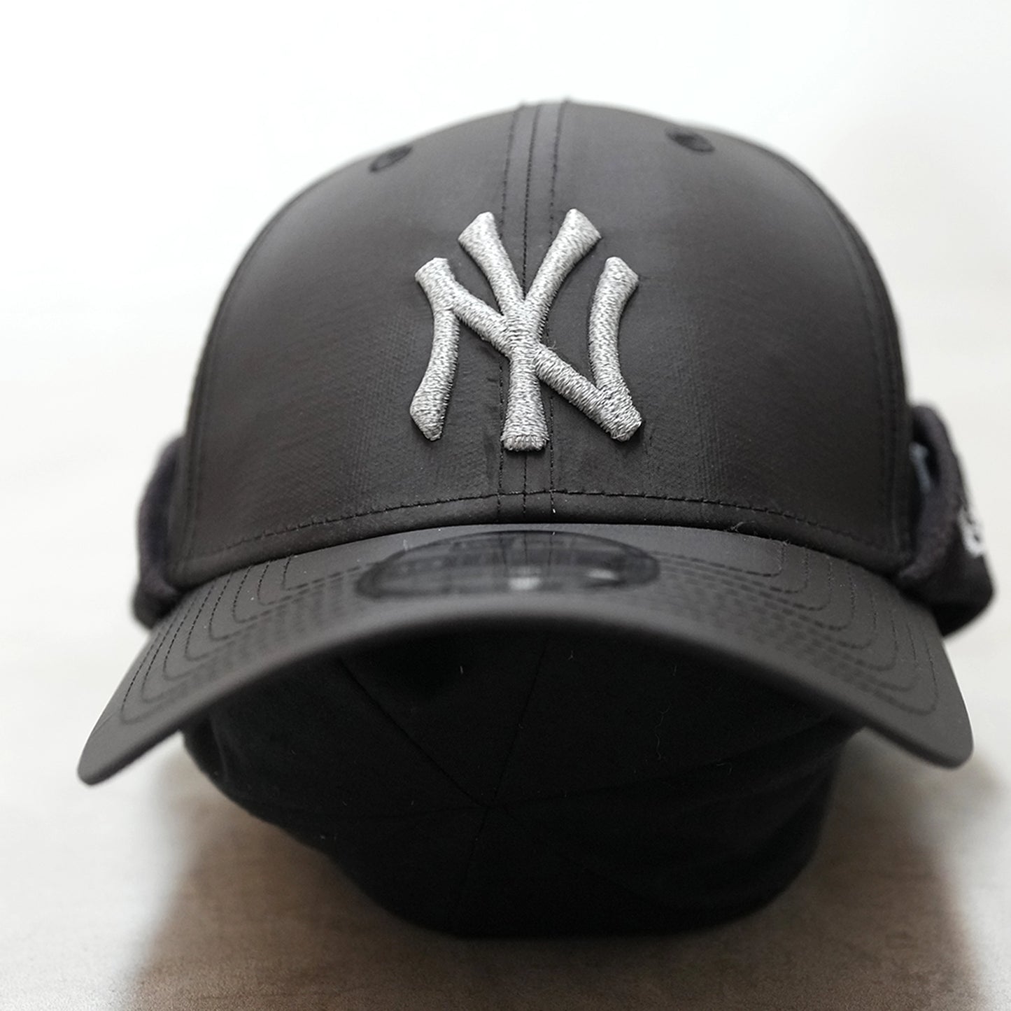 【NEW ERA OUTDOOR】ニューエラアウトドア 39THIRTY Flip Down New York Yankees Octa Warm Gear "Black"