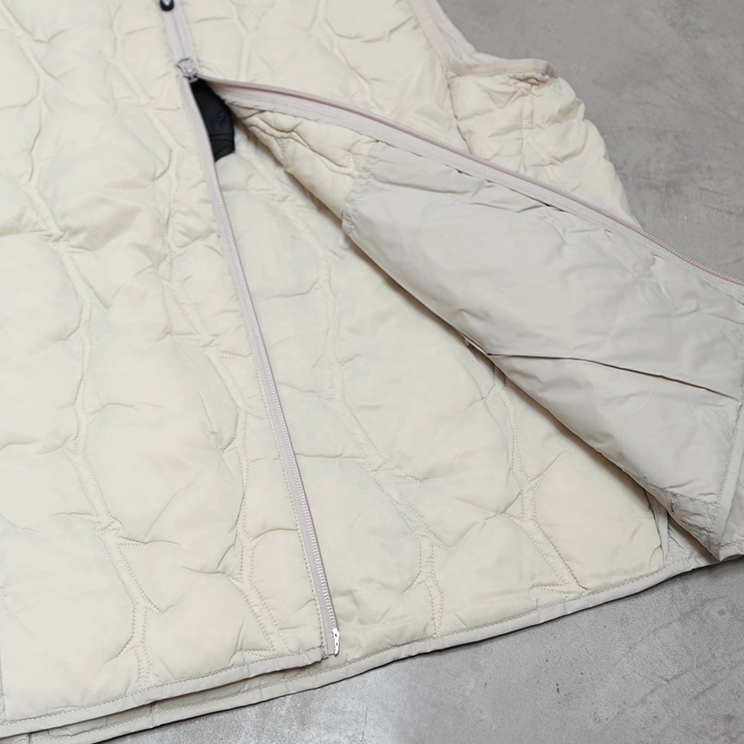 【South2 West8】サウスツーウエストエイト men's South2 West8 x TAION Inner Down Vest "2Color"