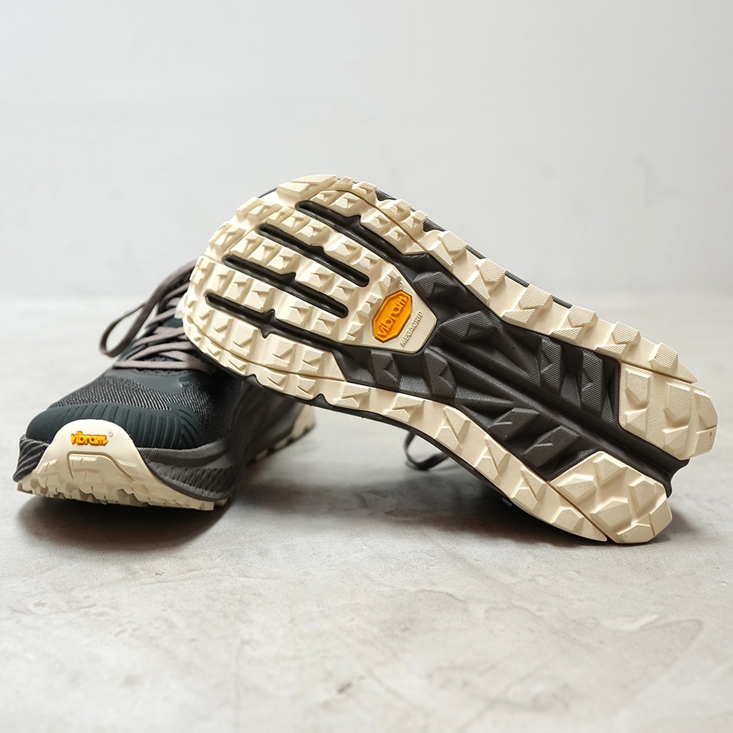 【ALTRA】アルトラ men's Olyｍpus 275  "Taupe"