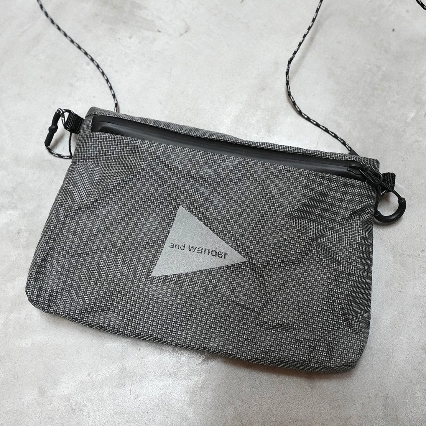 【and wander】アンドワンダー UltraWeave pouch "Gray"