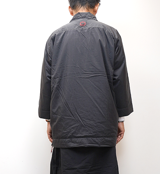 【凌 しのぎ】AXESQUIN unisex ハンテン insulated "スミイロ"