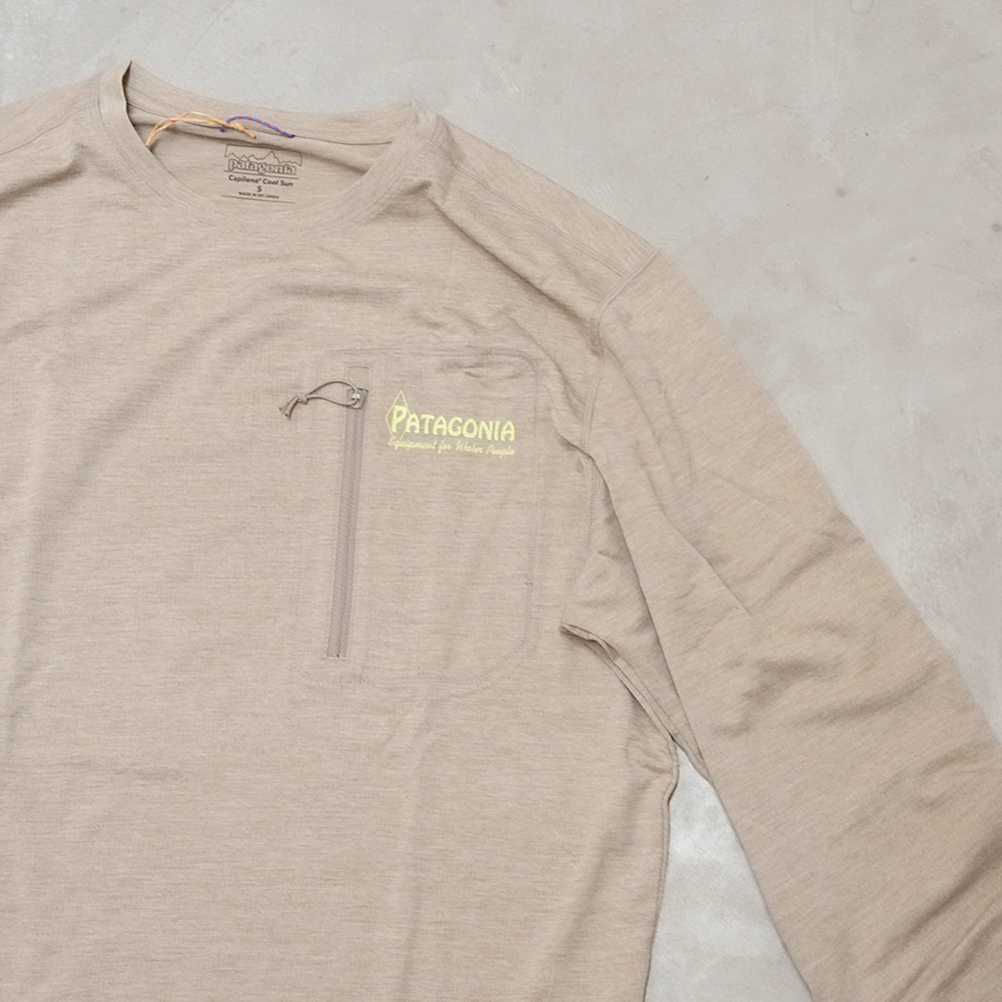 【patagonia】パタゴニア men's Long-Sleeved Capilene Cool Sun Shirt - Water People Banner "SDLX" ※ネコポス可