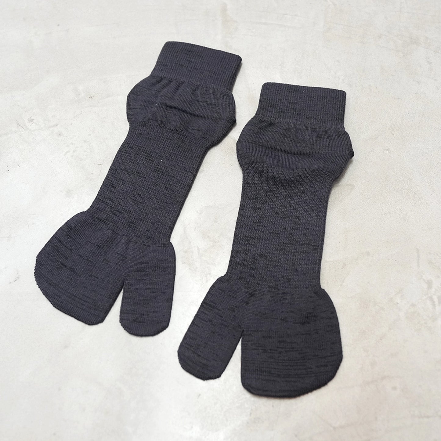 【YUBI SOCKS】 ユビソックス Tabi Quarter Crew Axio Wool "Black"
