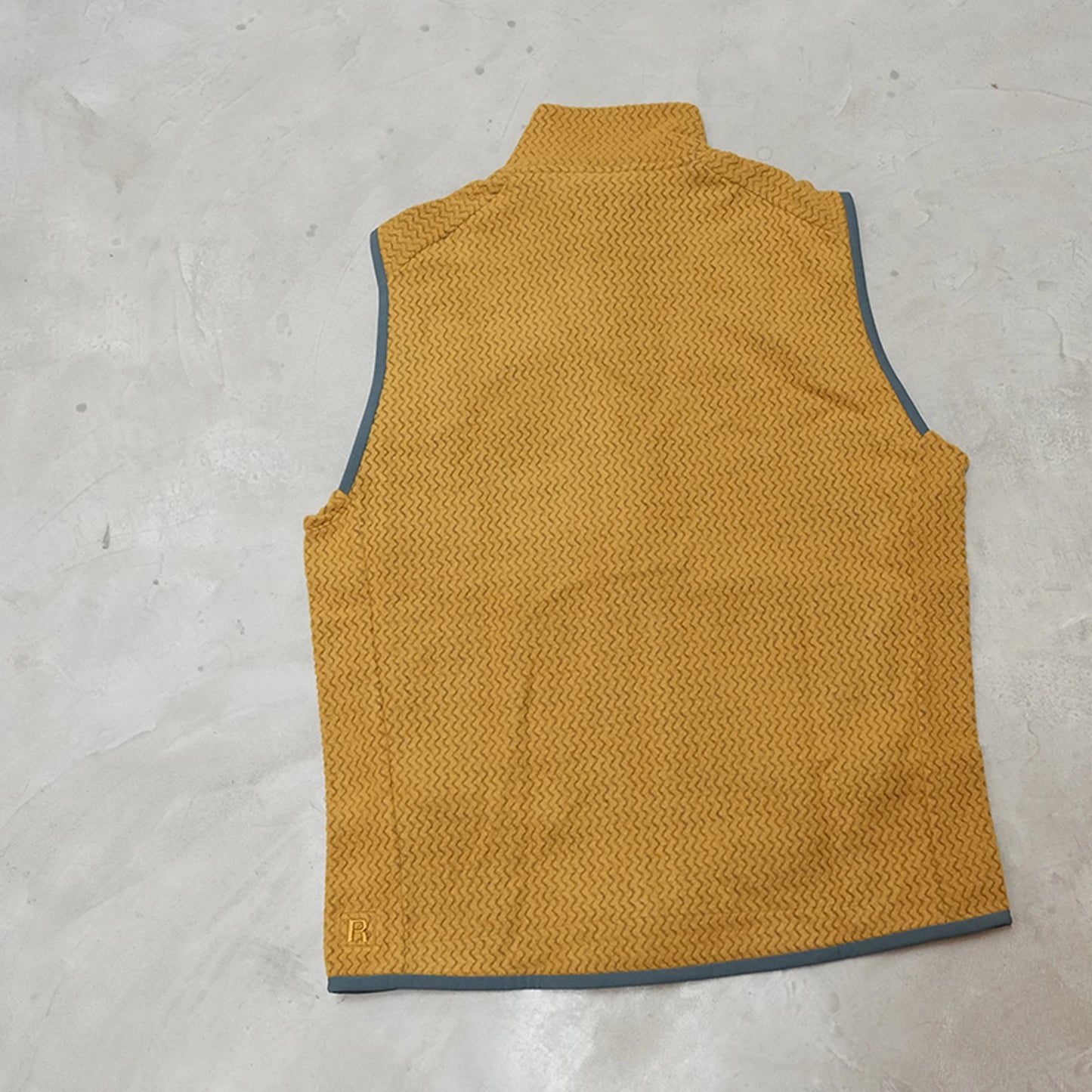 【patagonia】パタゴニア men's R1 Air Fleece Vest "2Color"