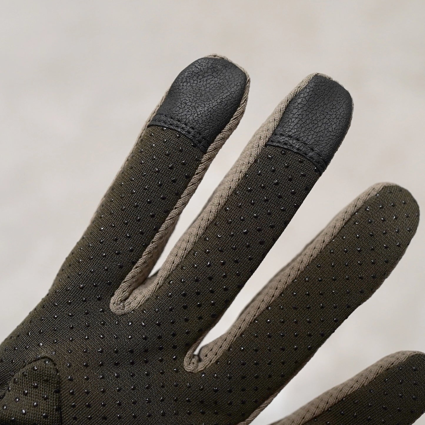【and wander】アンドワンダー unisex stretch mesh glove "2Color" ※ネコポス可