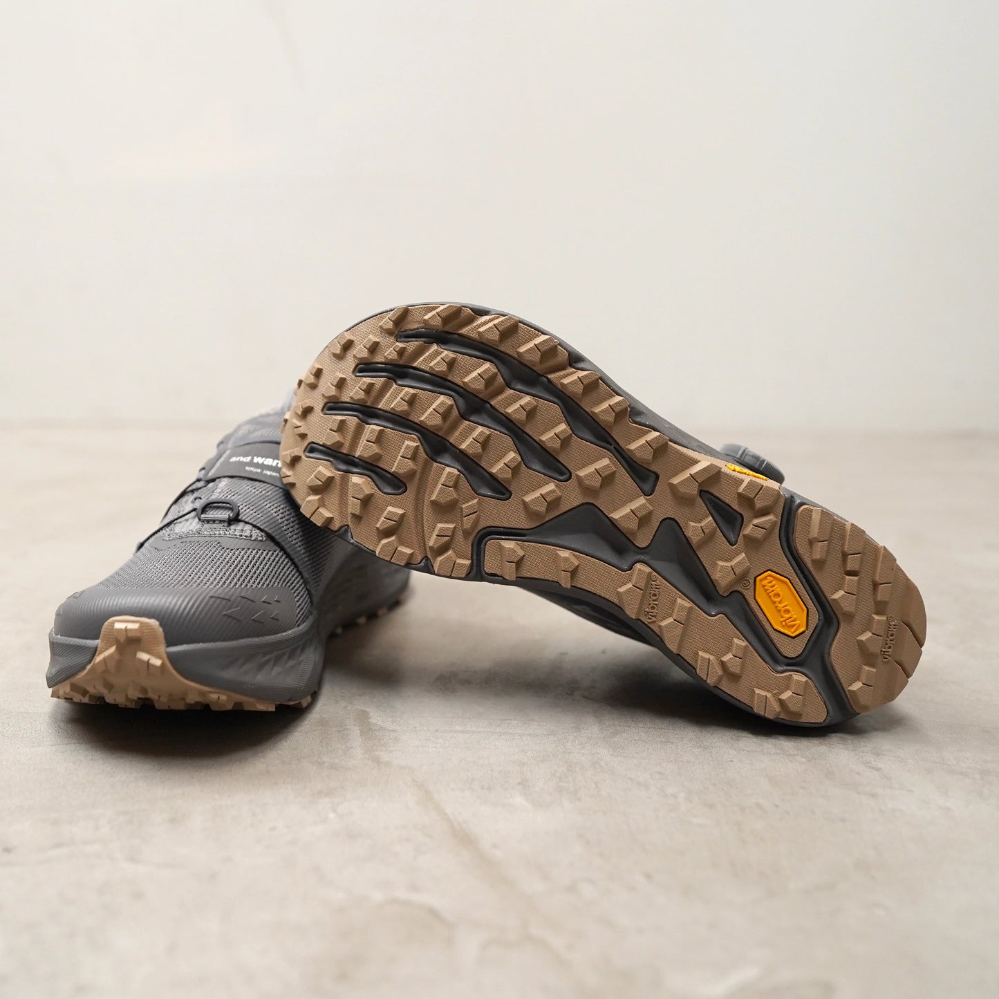 【and wander】アンドワンダー Altra×and wander TIMP 5 BOA "Gray"