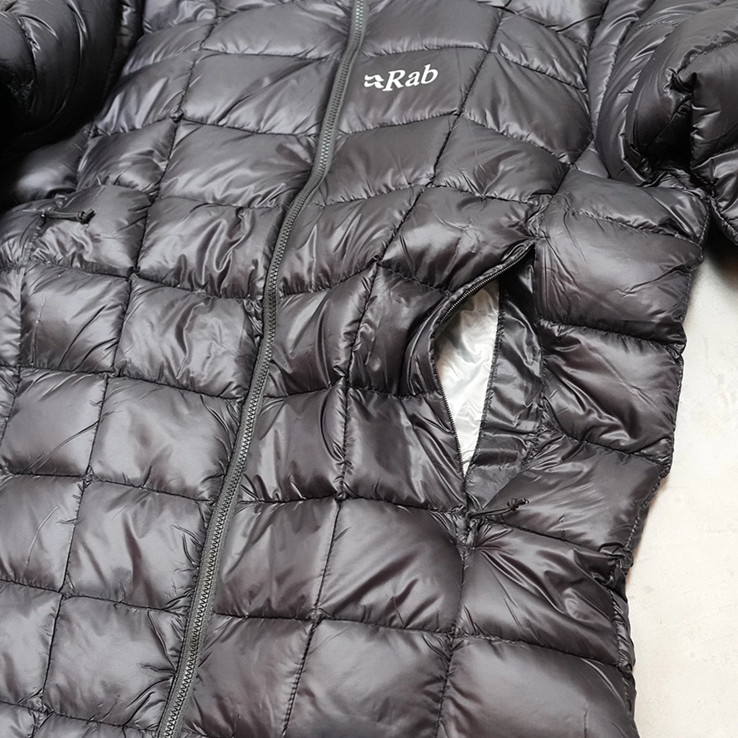 【Rab】ラブ men's Mythic G Jacket "Black"