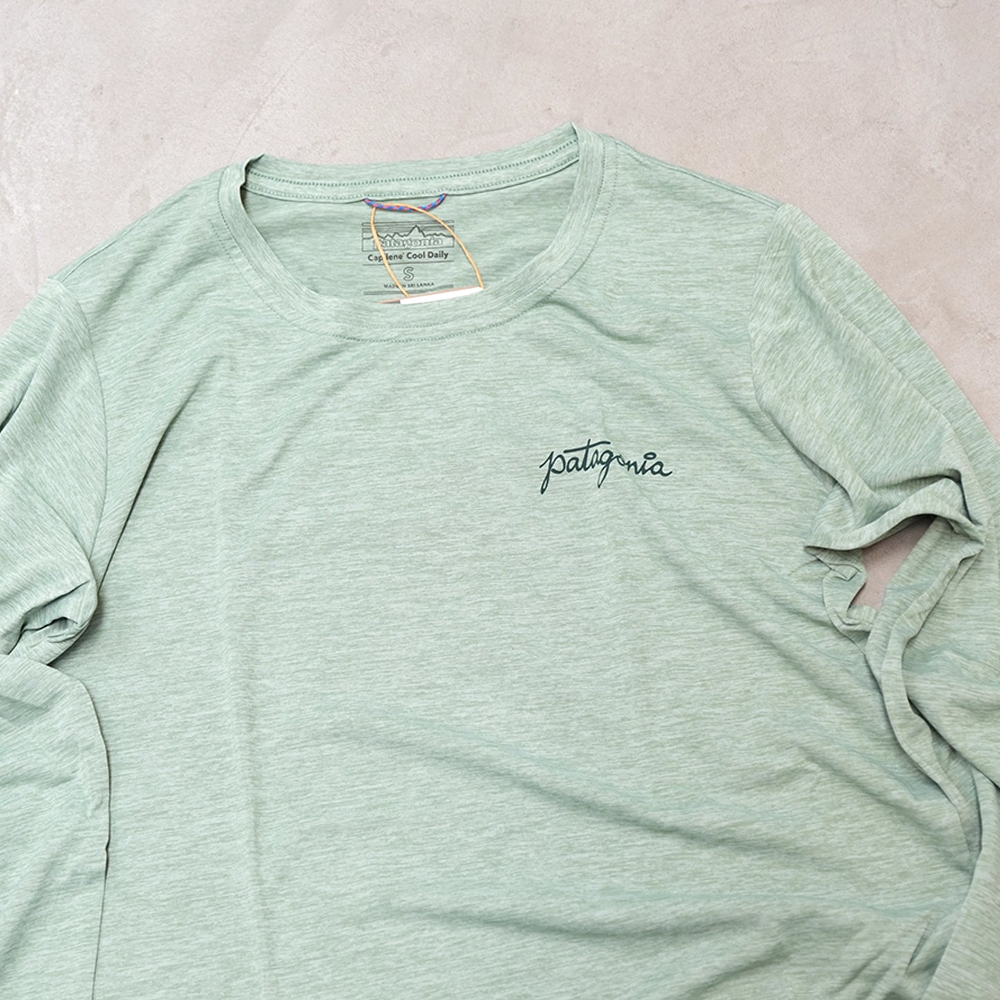 【patagonia】パタゴニア women's L/S Capilene Cool Daily Graphic Shirt(Waters) ※ネコポス可