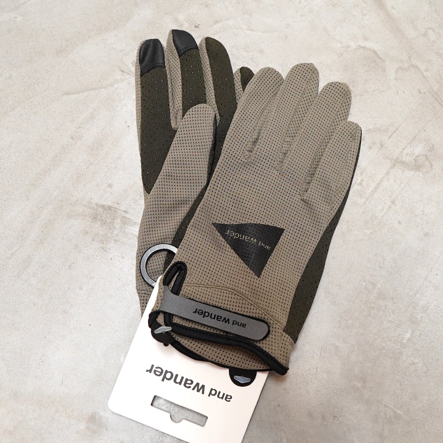 【and wander】アンドワンダー unisex stretch mesh glove "2Color" ※ネコポス可