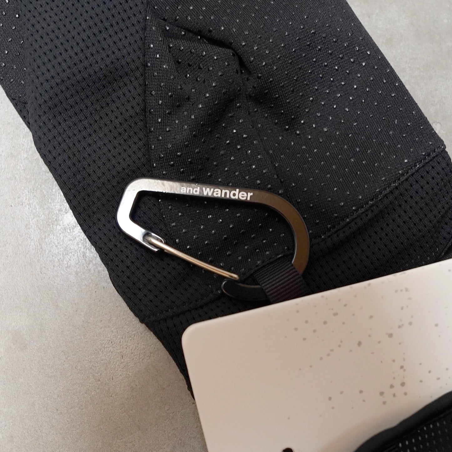 【and wander】アンドワンダー unisex stretch mesh glove "2Color" ※ネコポス可