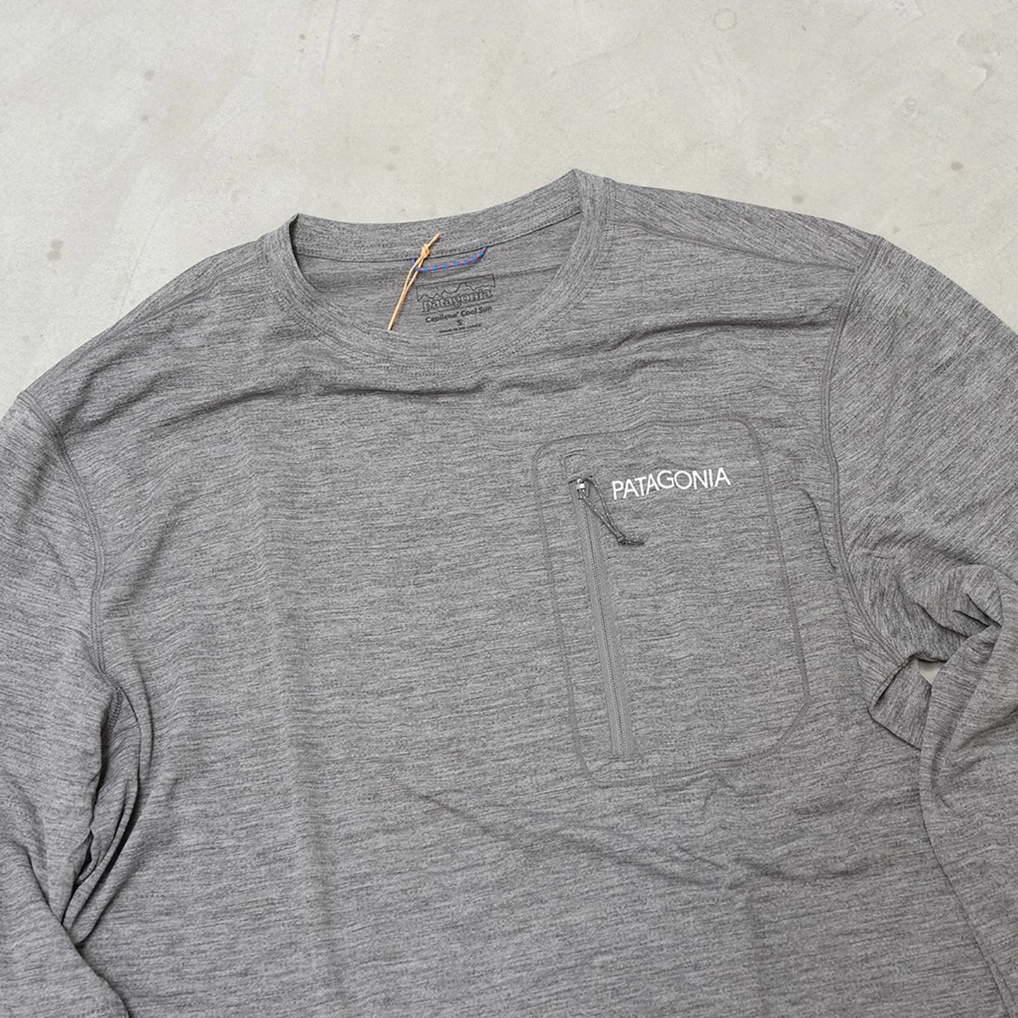 【patagonia】パタゴニア men's Long-Sleeved Capilene Cool Sun Shirt (Peak Visions) ※ネコポス可