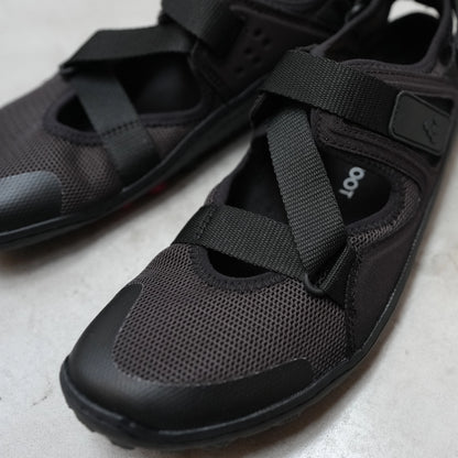 【VIVOBAREFOOT】ヴィヴォ ベアフット women's Tracker Sandal "Obsidian"