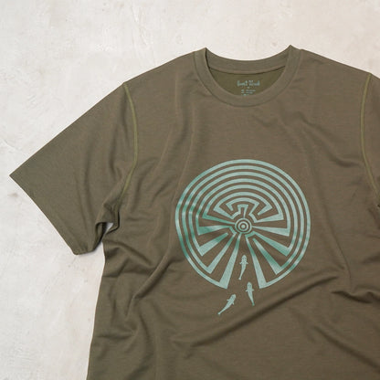 【South2 West8】サウスツーウエストエイト men's S/S Crew Neck Tee - Maze "2Color" ※ネコポス可