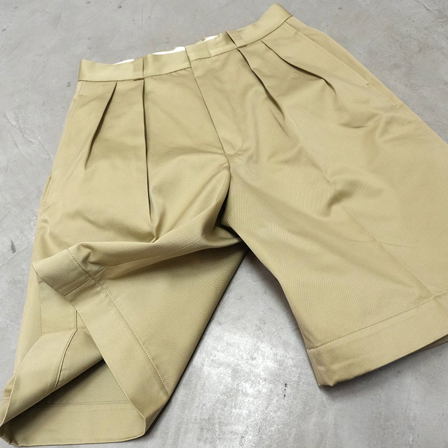 【nanamica】ナナミカ women's Double Pleated Chino Shorts "Khaki"