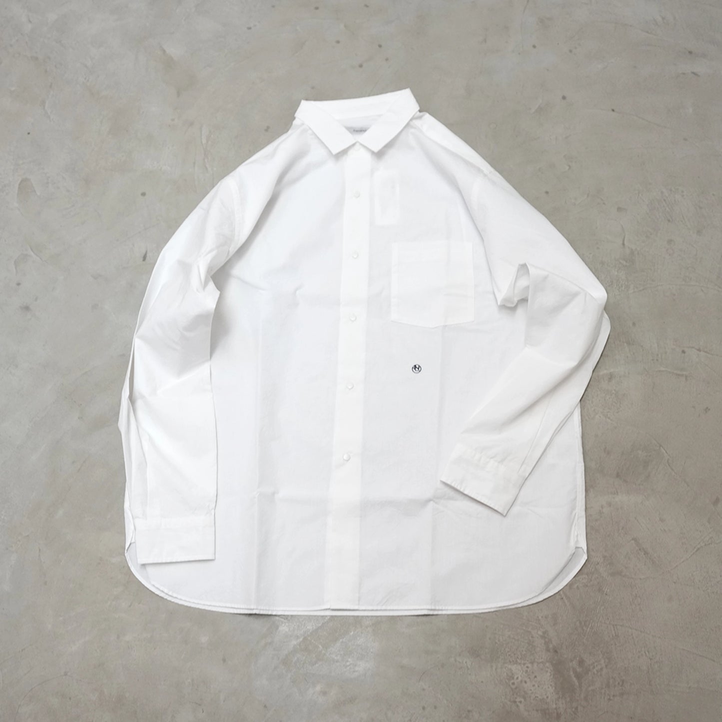 【nanamica】ナナミカ men's Regular Collar Wind Shirt "Off White"