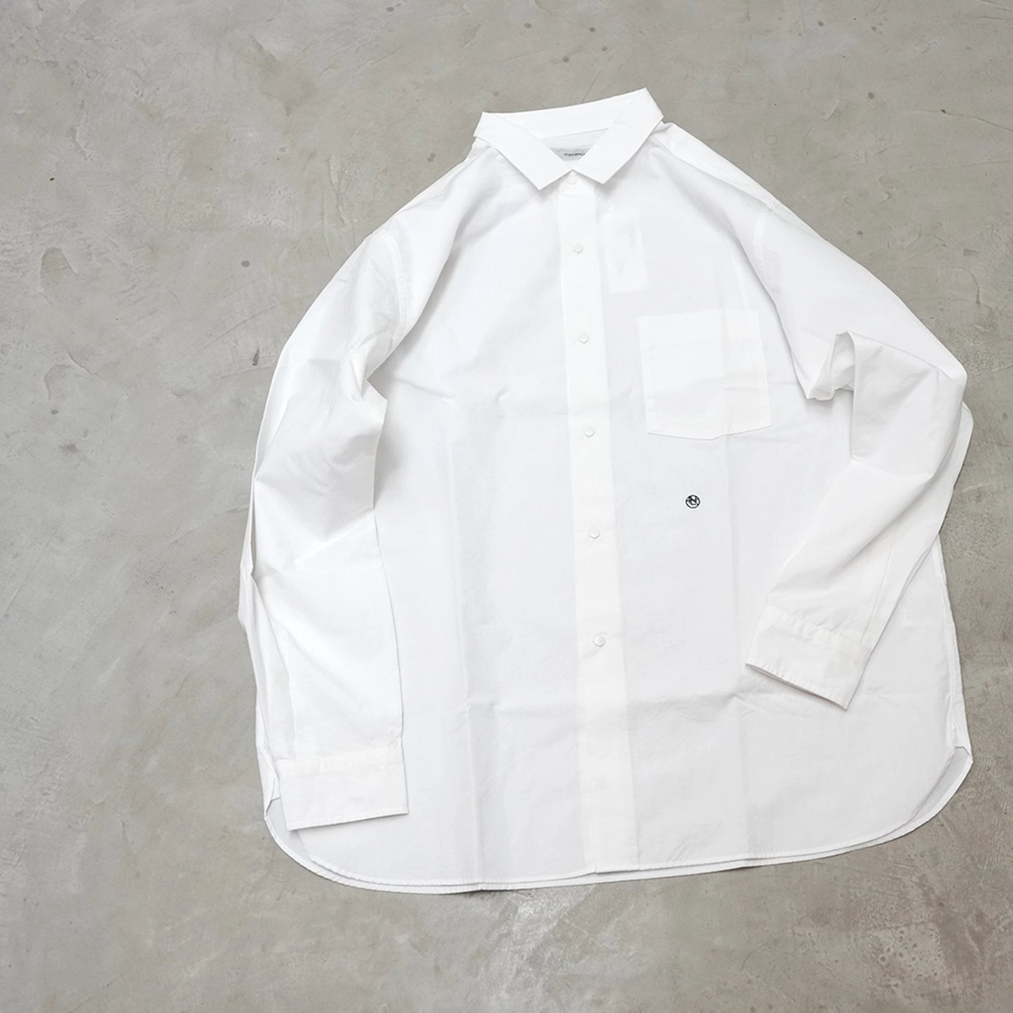 【nanamica】ナナミカ men's Regular Collar Wind Shirt "Off White"