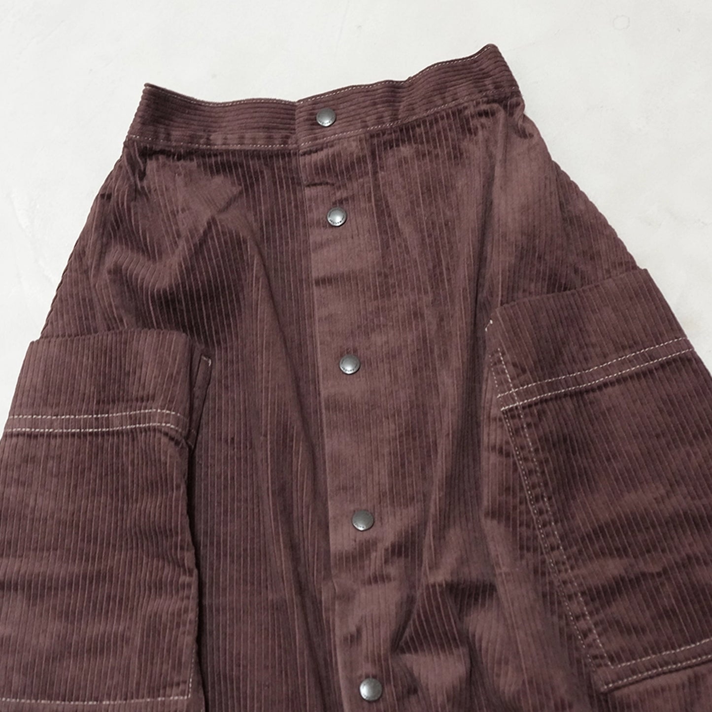 【and wander】アンドワンダー women's corduroy skirt "2Color"