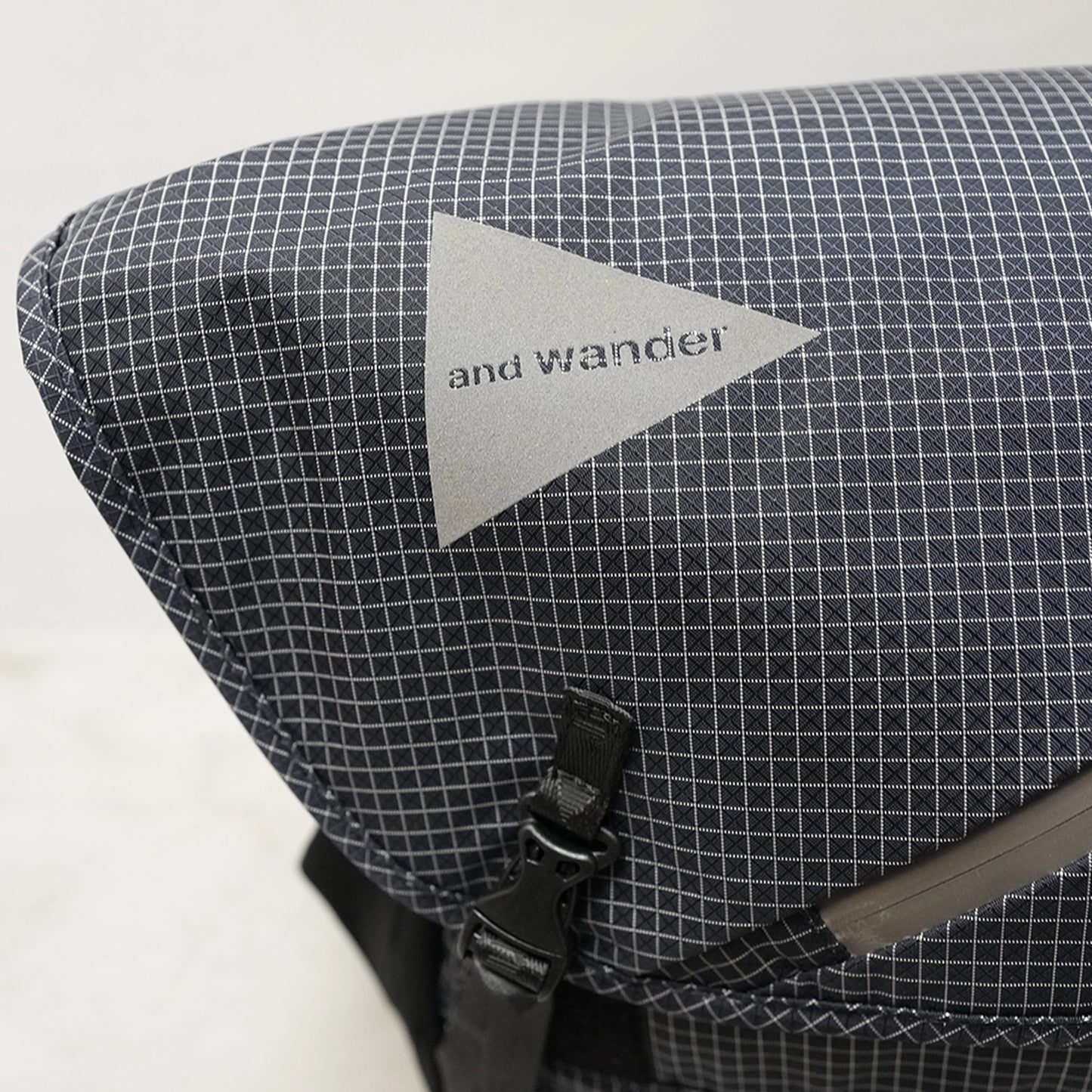 【and wander】アンドワンダー ocean rip messenger bag ”2Color”