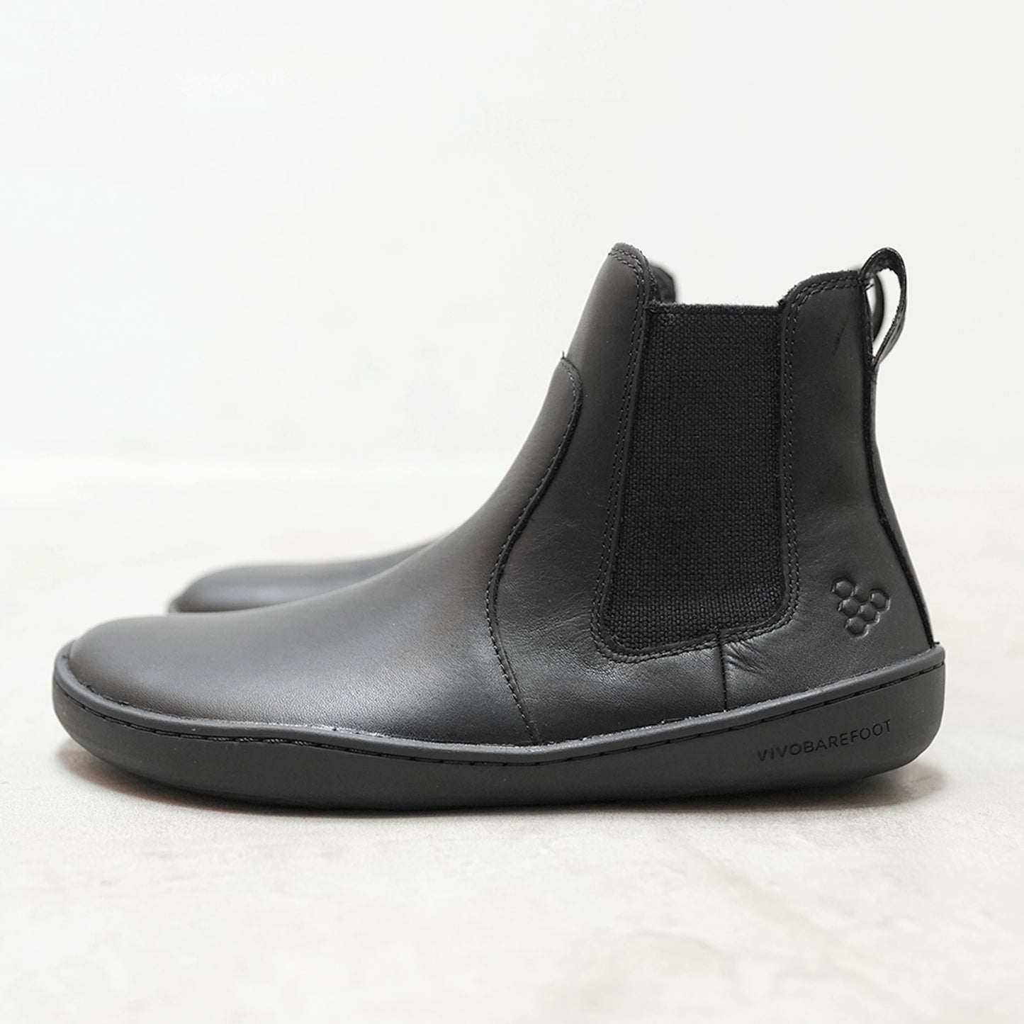 【VIVOBAREFOOT】ヴィヴォ ベアフット women's Sensus Chelsea "Obsidian"