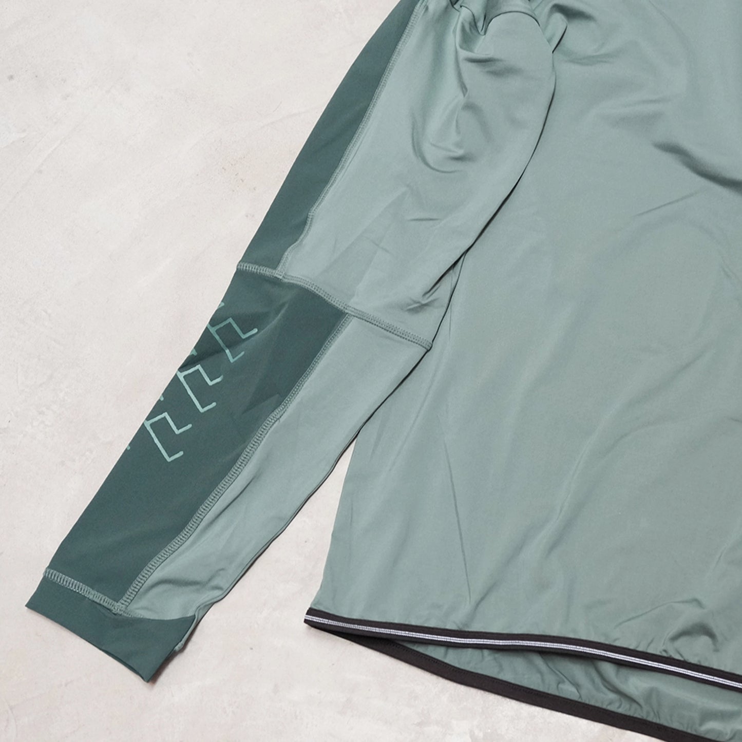 【ROARK RUN AMOK】ロアークランアモック men's Grinnell Hoodie "Dark Forest"