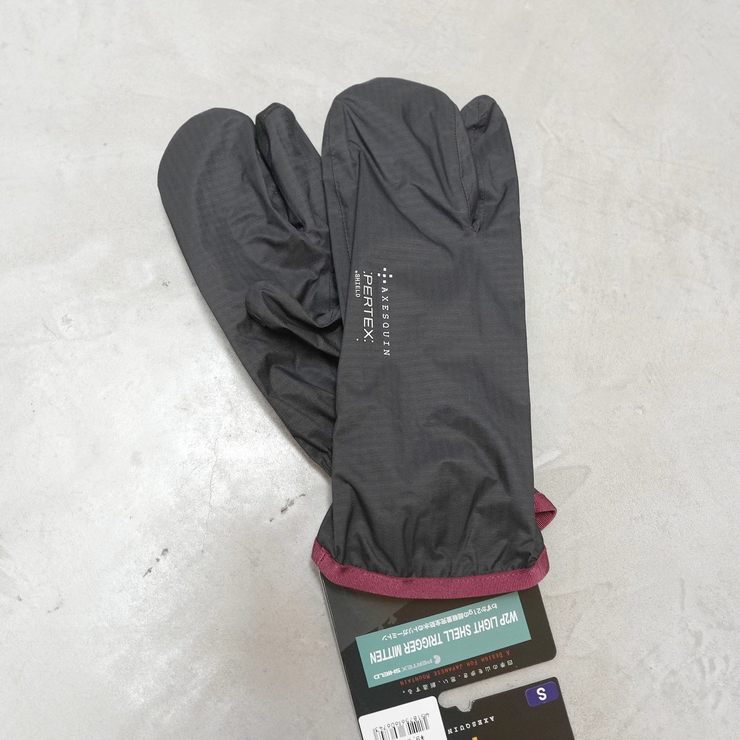 【AXESQUIN】アクシーズクイン ｍen's W2P Light Shell Trigger Mitten "スミイロ" ※ネコポス可
