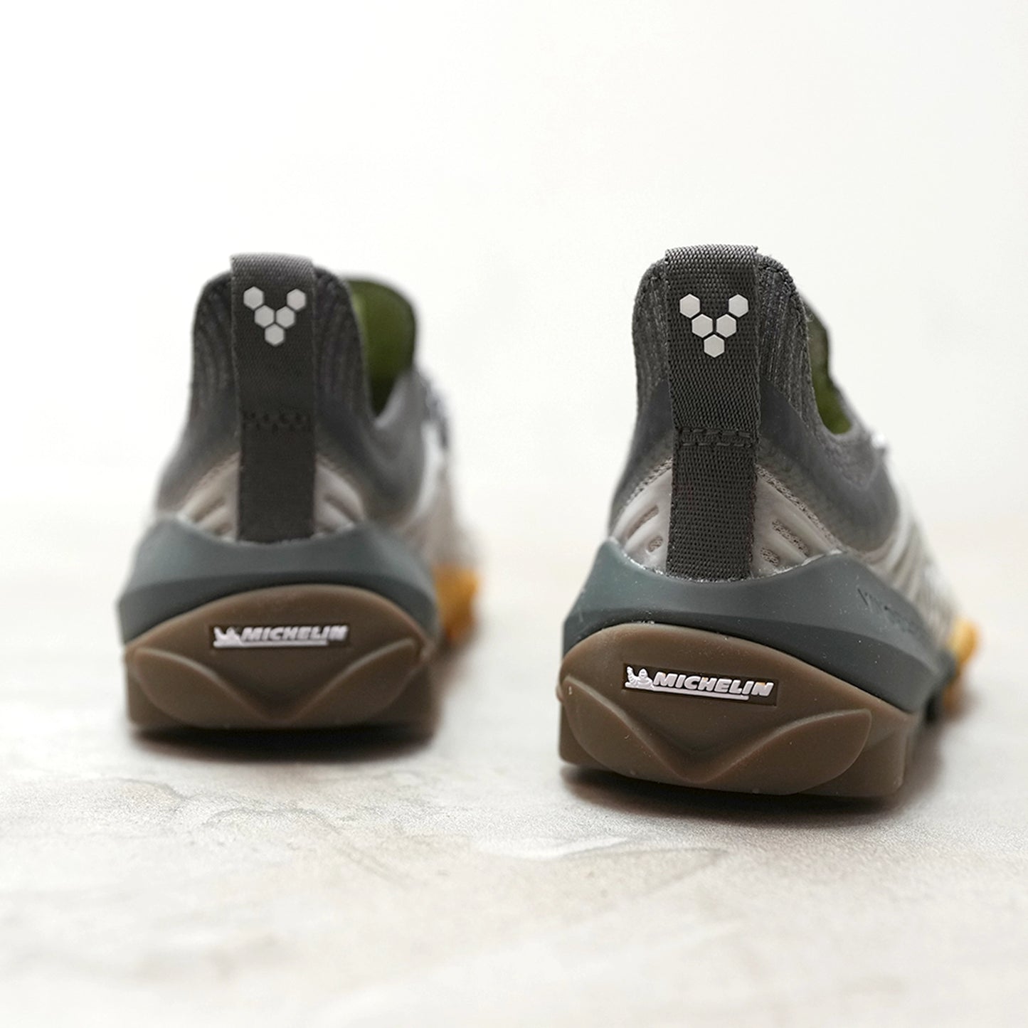 【VIVOBAREFOOT】ヴィヴォ ベアフット women's Hydra ESC "Storm Cloud"