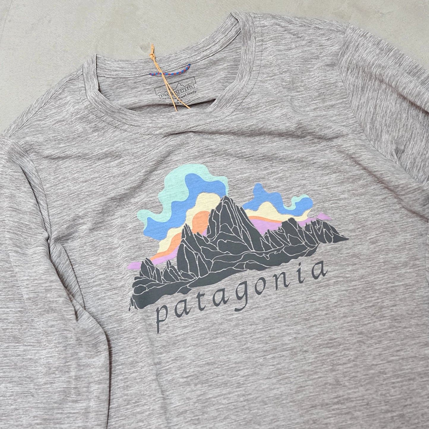 【patagonia】パタゴニア women's Long-Sleeved Capilene Cool Daily Shirt (Fitz Roy Nimbus) ※ネコポス可