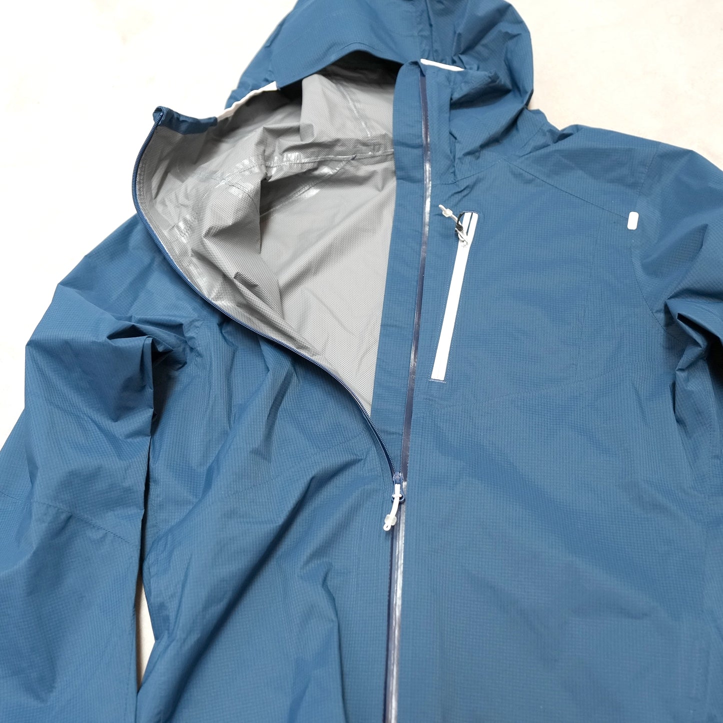 【Rab】ラブ women's Downpour Trail Light Jacket "2Color"