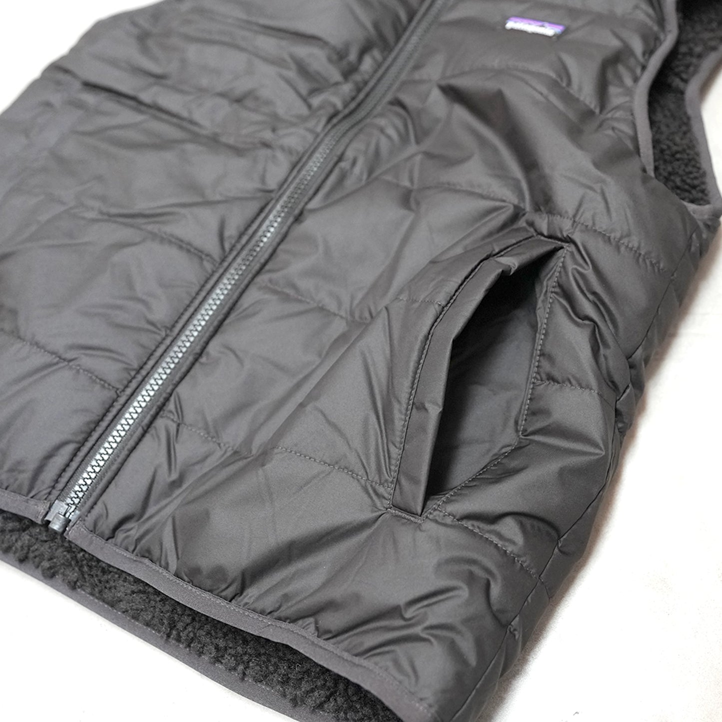 【patagonia】パタゴニア Kids Reversible Ready Freddy Vest "Ink Black"