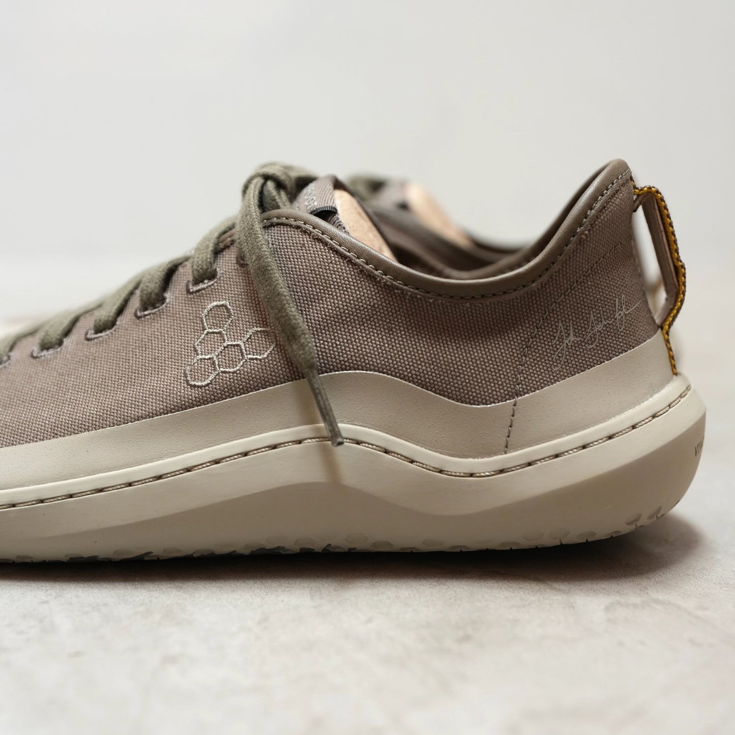 【VIVOBAREFOOT】ヴィヴォ ベアフット women's Gobi Dune Sneaker JJF "Shadow Green"