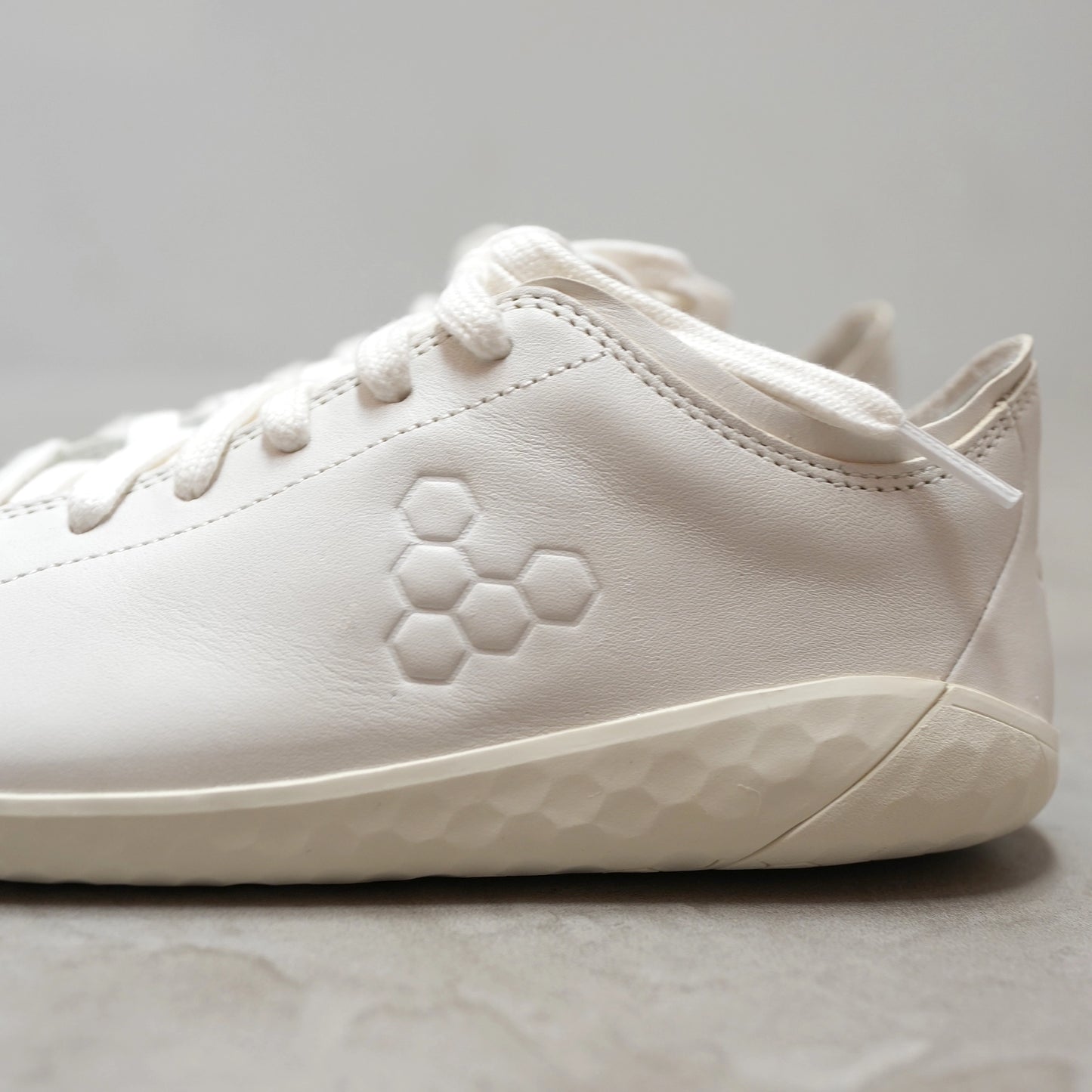 【VIVOBAREFOOT】ヴィヴォ ベアフット women's Geo Court Ⅳ "Bright White"