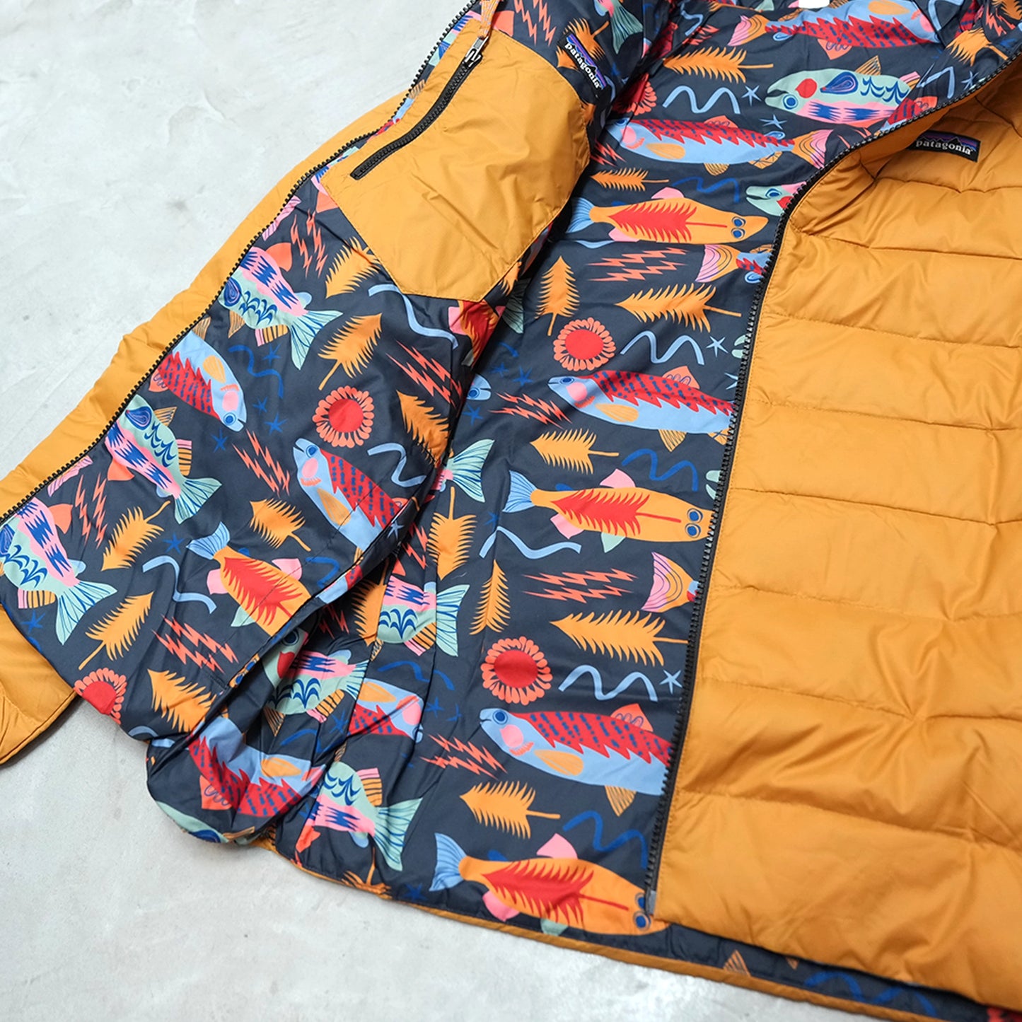 【patagonia】パタゴニア Kids Reversible Down Sweater Hoody "2Color"