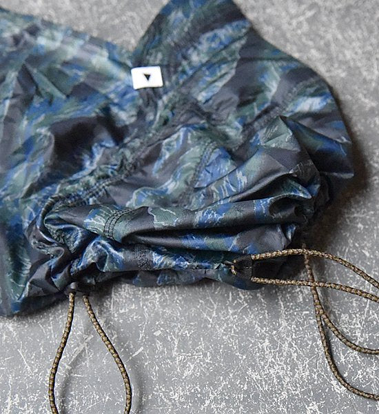 【and wander】 アンドワンダー printed utility pullover "2Color"