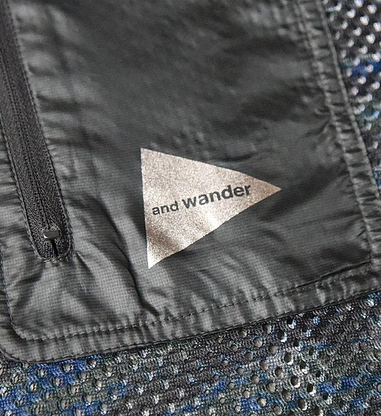 【and wander】 アンドワンダー printed utility pullover "2Color"