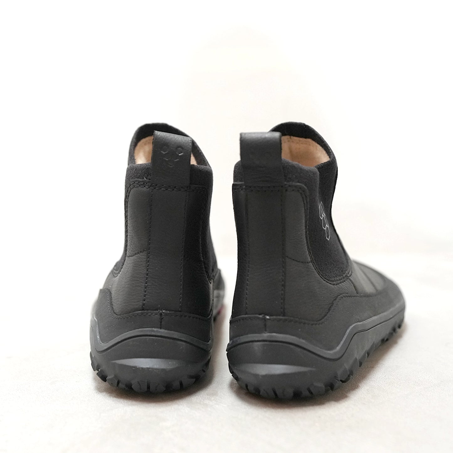 【VIVOBAREFOOT】ヴィヴォ ベアフット women's Explorer Chelsea "Obsidian"