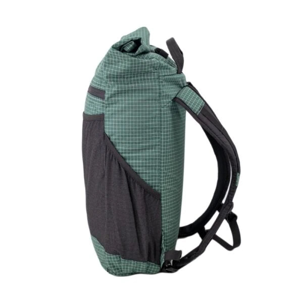 【ULA-Ultralight Adventure Equipment】ウルトラライトアドベンチャーイクイップメント Robic Node "2Color"